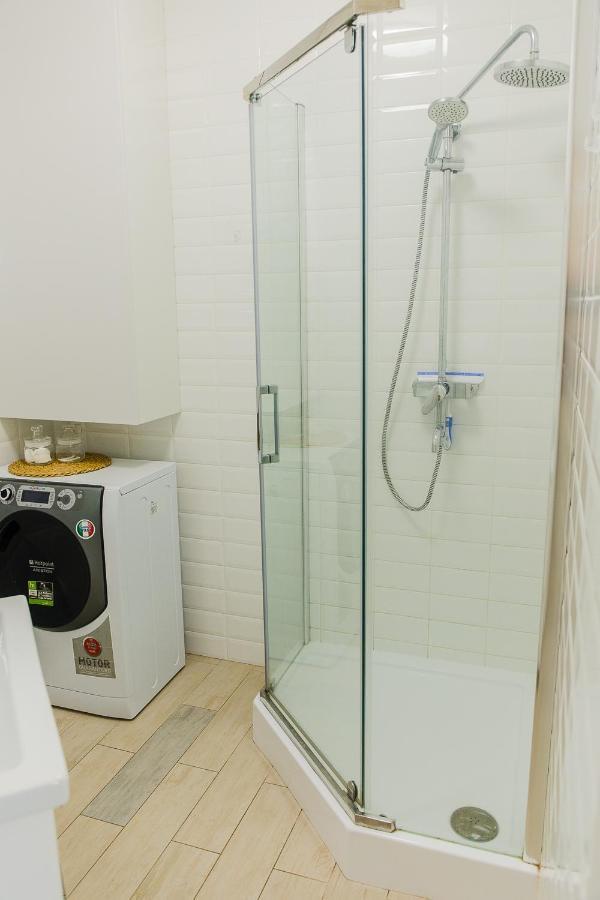 Skandi Apartment Near The Park Irpin Ngoại thất bức ảnh